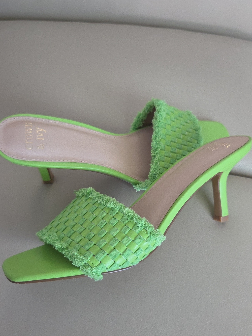 crown & ivy  Lime Green Woven Square-Toe Slide Heels Size 9.5